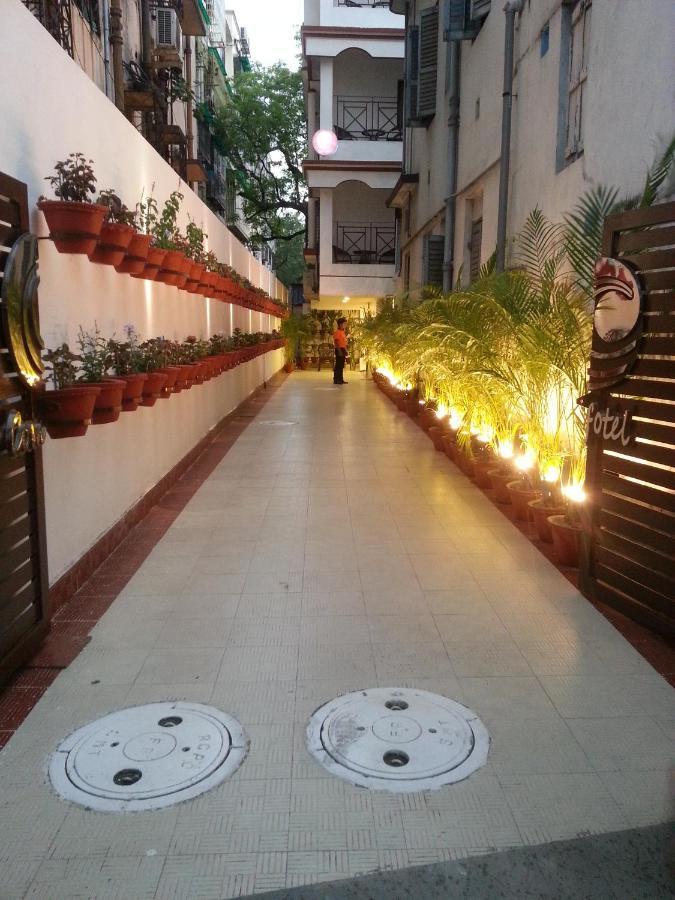 Hotel Comfotel Kalkutta Exterior foto